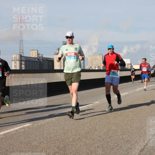 03.10.2025 - Köhlbrandbrückenlauf Lena Gebhardt http://msf.ph/oto/9134578 03.10.2025 09:52:45 Position 2  meine-sportfotos.de