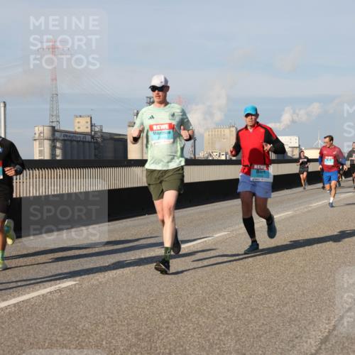 03.10.2025 - Köhlbrandbrückenlauf Lena Gebhardt http://msf.ph/oto/9134581 03.10.2025 09:52:45 Position 2  meine-sportfotos.de