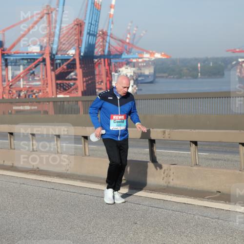 03.10.2025 - Köhlbrandbrückenlauf Yannick Fuchs http://msf.ph/oto/9134590 03.10.2025 09:09:59 Position 2 2623 meine-sportfotos.de