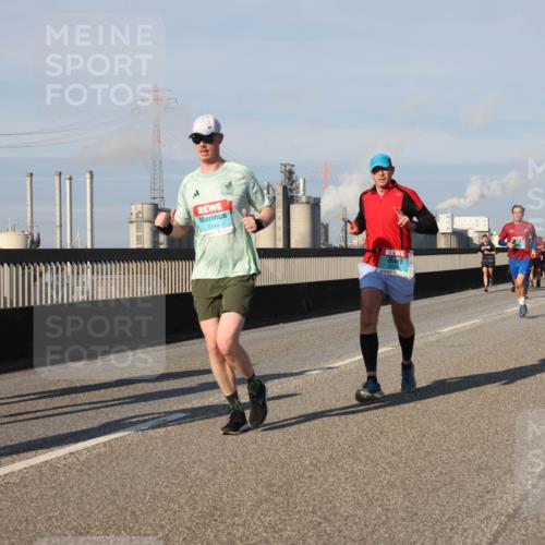 03.10.2025 - Köhlbrandbrückenlauf Lena Gebhardt http://msf.ph/oto/9134593 03.10.2025 09:52:45 Position 2 1525, 2449 meine-sportfotos.de