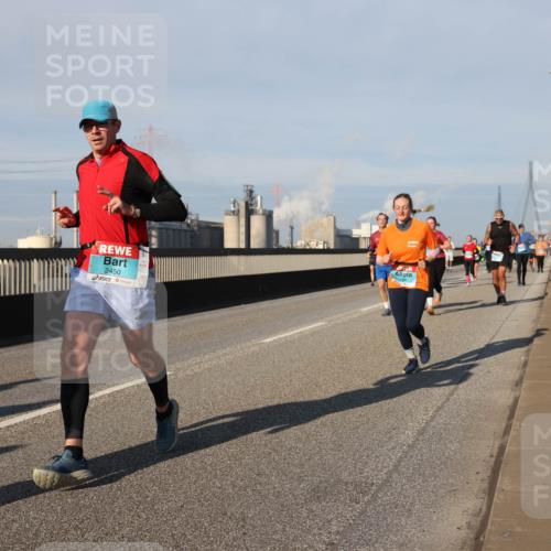 03.10.2025 - Köhlbrandbrückenlauf Lena Gebhardt http://msf.ph/oto/9134614 03.10.2025 09:52:47 Position 2 2450 meine-sportfotos.de
