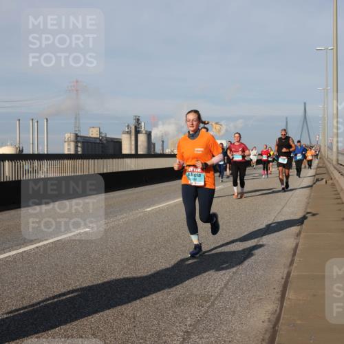 03.10.2025 - Köhlbrandbrückenlauf Lena Gebhardt http://msf.ph/oto/9134623 03.10.2025 09:52:47 Position 2  meine-sportfotos.de