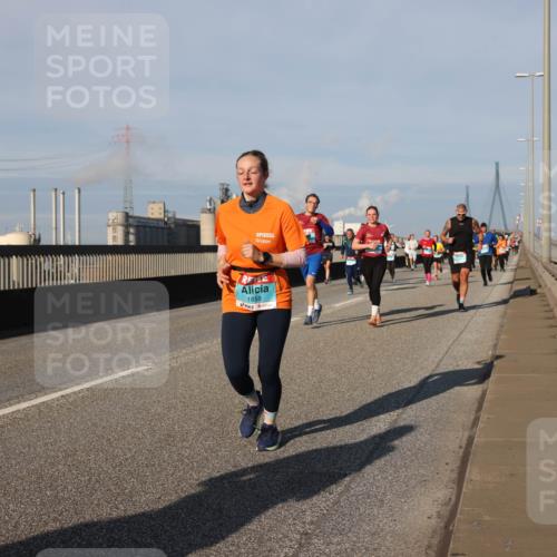 03.10.2025 - Köhlbrandbrückenlauf Lena Gebhardt http://msf.ph/oto/9134631 03.10.2025 09:52:48 Position 2 1858 meine-sportfotos.de
