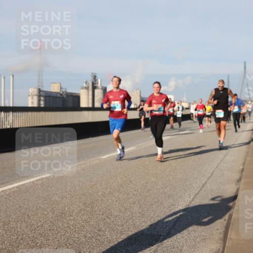 03.10.2025 - Köhlbrandbrückenlauf Lena Gebhardt http://msf.ph/oto/9134644 03.10.2025 09:52:48 Position 2 58 meine-sportfotos.de