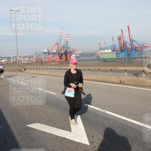 03.10.2025 - Köhlbrandbrückenlauf Yannick Fuchs http://msf.ph/oto/9134675 03.10.2025 09:10:18 Position 2  meine-sportfotos.de