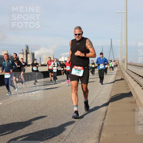 03.10.2025 - Köhlbrandbrückenlauf Lena Gebhardt http://msf.ph/oto/9134688 03.10.2025 09:52:51 Position 2 1435 meine-sportfotos.de