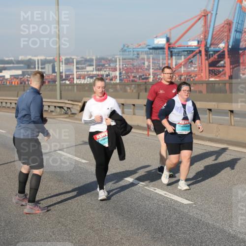 03.10.2025 - Köhlbrandbrückenlauf Yannick Fuchs http://msf.ph/oto/9134705 03.10.2025 09:10:26 Position 2 3477, 2650 meine-sportfotos.de