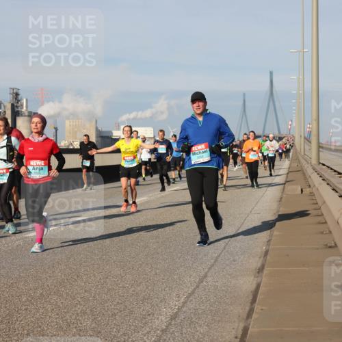 03.10.2025 - Köhlbrandbrückenlauf Lena Gebhardt http://msf.ph/oto/9134714 03.10.2025 09:52:53 Position 2 1919, 3524, 3202 meine-sportfotos.de