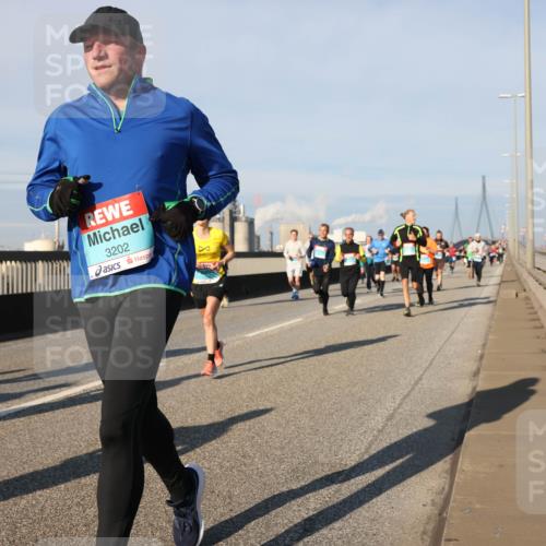 03.10.2025 - Köhlbrandbrückenlauf Lena Gebhardt http://msf.ph/oto/9134759 03.10.2025 09:52:55 Position 2 3202 meine-sportfotos.de