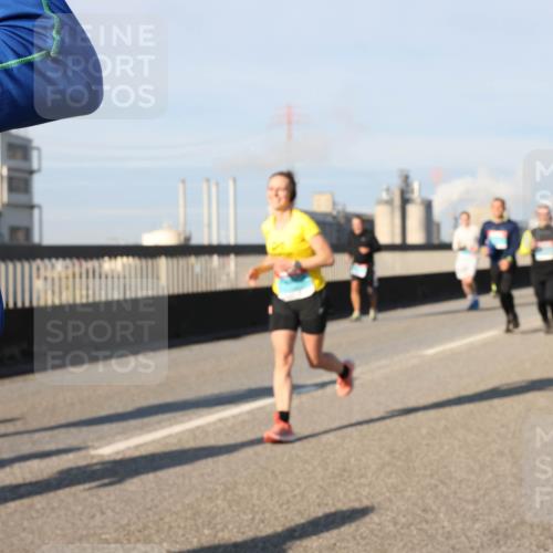 03.10.2025 - Köhlbrandbrückenlauf Lena Gebhardt http://msf.ph/oto/9134767 03.10.2025 09:52:56 Position 2  meine-sportfotos.de