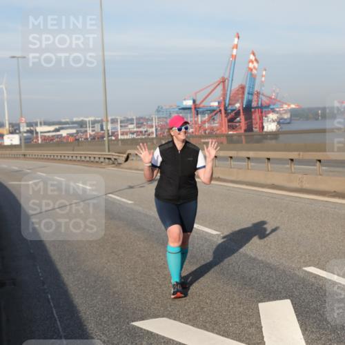 03.10.2025 - Köhlbrandbrückenlauf Yannick Fuchs http://msf.ph/oto/9134771 03.10.2025 09:10:54 Position 2  meine-sportfotos.de