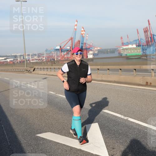 03.10.2025 - Köhlbrandbrückenlauf Yannick Fuchs http://msf.ph/oto/9134776 03.10.2025 09:10:55 Position 2  meine-sportfotos.de