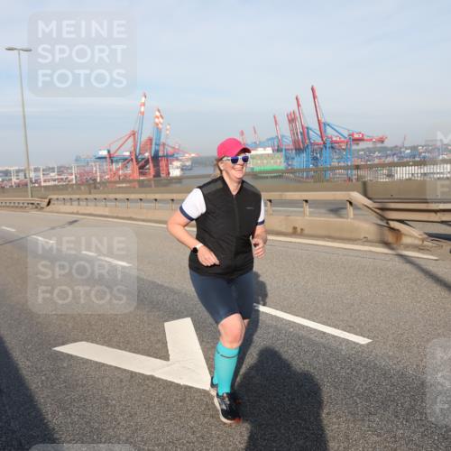 03.10.2025 - Köhlbrandbrückenlauf Yannick Fuchs http://msf.ph/oto/9134782 03.10.2025 09:10:56 Position 2  meine-sportfotos.de