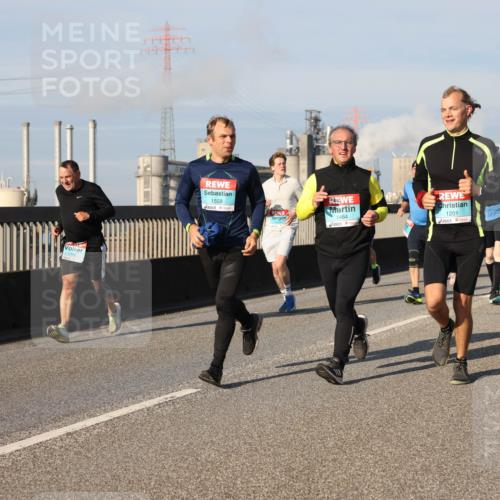 03.10.2025 - Köhlbrandbrückenlauf Lena Gebhardt http://msf.ph/oto/9134791 03.10.2025 09:52:57 Position 2 1558, 1464, 1201, 1350 meine-sportfotos.de