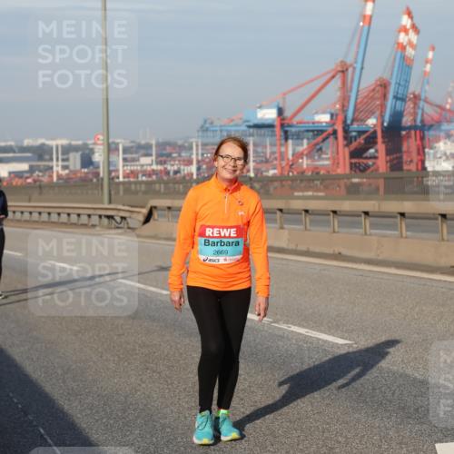 03.10.2025 - Köhlbrandbrückenlauf Yannick Fuchs http://msf.ph/oto/9134793 03.10.2025 09:11:48 Position 2 2669 meine-sportfotos.de