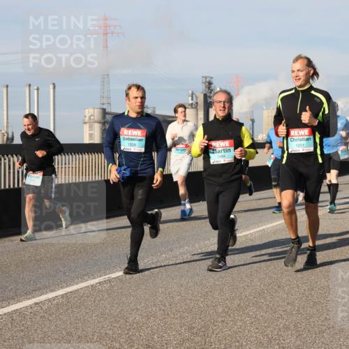 03.10.2025 - Köhlbrandbrückenlauf Lena Gebhardt http://msf.ph/oto/9134795 03.10.2025 09:52:57 Position 2 1558, 1464, 1201 meine-sportfotos.de