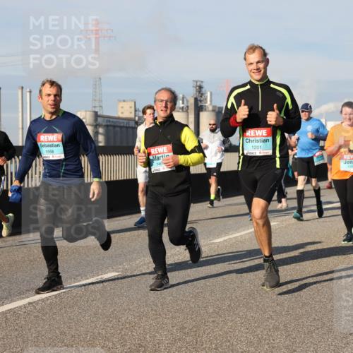 03.10.2025 - Köhlbrandbrückenlauf Lena Gebhardt http://msf.ph/oto/9134799 03.10.2025 09:52:58 Position 2 1558, 146, 1201, 1350 meine-sportfotos.de