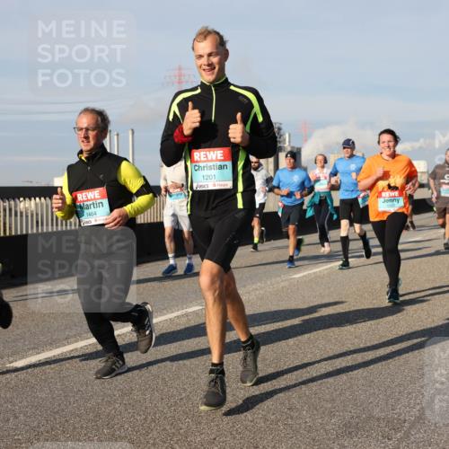03.10.2025 - Köhlbrandbrückenlauf Lena Gebhardt http://msf.ph/oto/9134804 03.10.2025 09:52:59 Position 2 1558, 1464, 1201 meine-sportfotos.de