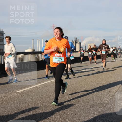 03.10.2025 - Köhlbrandbrückenlauf Lena Gebhardt http://msf.ph/oto/9134825 03.10.2025 09:53:00 Position 2 1350 meine-sportfotos.de