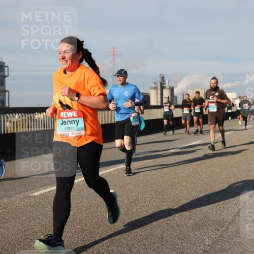 03.10.2025 - Köhlbrandbrückenlauf Lena Gebhardt http://msf.ph/oto/9134827 03.10.2025 09:53:00 Position 2 1350 meine-sportfotos.de