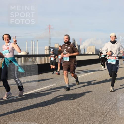 03.10.2025 - Köhlbrandbrückenlauf Lena Gebhardt http://msf.ph/oto/9134842 03.10.2025 09:53:02 Position 2 3818, 2786, 1544 meine-sportfotos.de