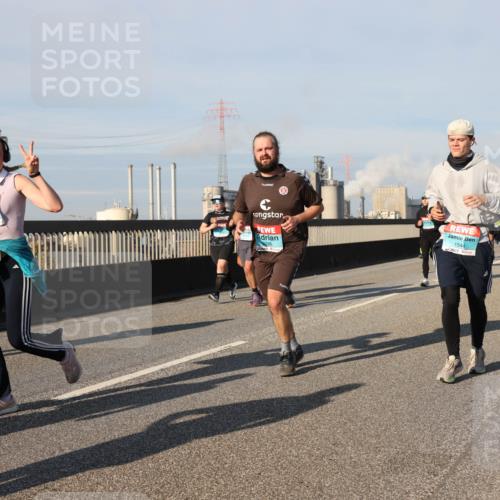 03.10.2025 - Köhlbrandbrückenlauf Lena Gebhardt http://msf.ph/oto/9134846 03.10.2025 09:53:02 Position 2 3818, 1544 meine-sportfotos.de