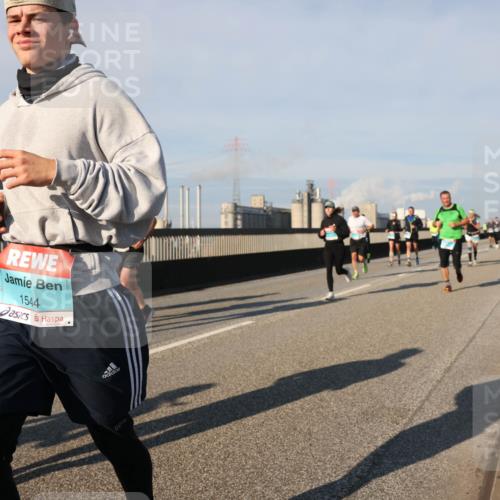 03.10.2025 - Köhlbrandbrückenlauf Lena Gebhardt http://msf.ph/oto/9134871 03.10.2025 09:53:03 Position 2 1544 meine-sportfotos.de