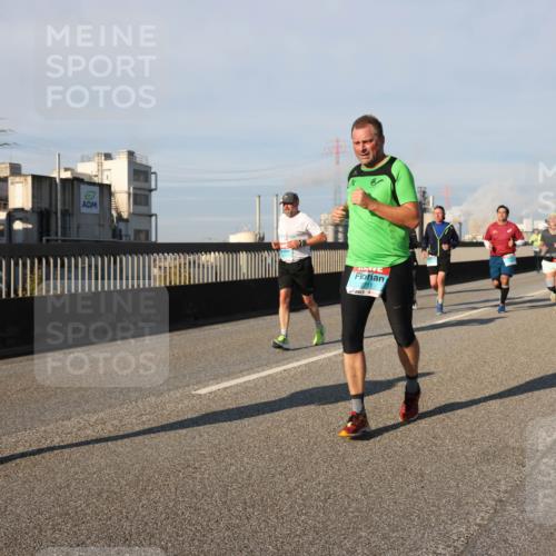 03.10.2025 - Köhlbrandbrückenlauf Lena Gebhardt http://msf.ph/oto/9134908 03.10.2025 09:53:06 Position 2 747, 2711 meine-sportfotos.de