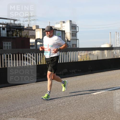 03.10.2025 - Köhlbrandbrückenlauf Lena Gebhardt http://msf.ph/oto/9134927 03.10.2025 09:53:07 Position 2 1341 meine-sportfotos.de