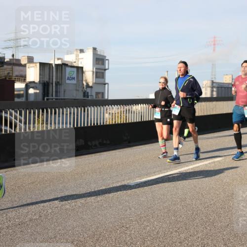 03.10.2025 - Köhlbrandbrückenlauf Lena Gebhardt http://msf.ph/oto/9134939 03.10.2025 09:53:08 Position 2 341 meine-sportfotos.de