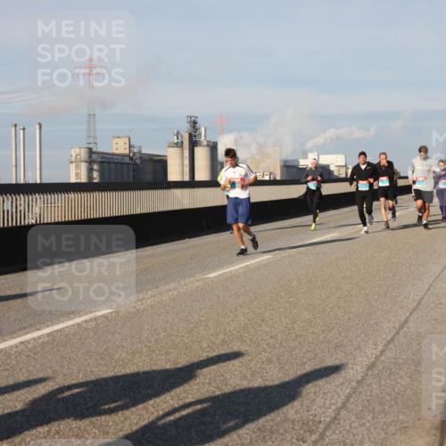 03.10.2025 - Köhlbrandbrückenlauf Lena Gebhardt http://msf.ph/oto/9134978 03.10.2025 09:53:10 Position 2  meine-sportfotos.de