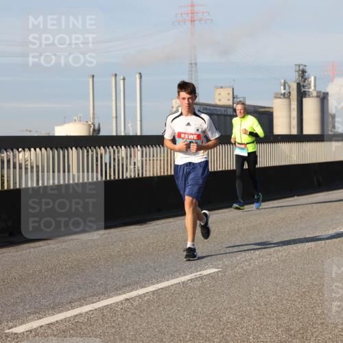 03.10.2025 - Köhlbrandbrückenlauf Lena Gebhardt http://msf.ph/oto/9134998 03.10.2025 09:53:11 Position 2  meine-sportfotos.de