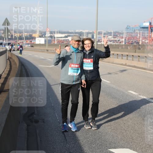 03.10.2025 - Köhlbrandbrückenlauf Yannick Fuchs http://msf.ph/oto/9135003 03.10.2025 09:13:23 Position 2 2692, 2691 meine-sportfotos.de