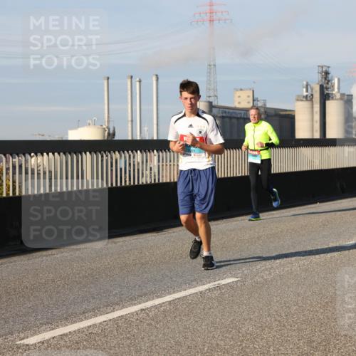 03.10.2025 - Köhlbrandbrückenlauf Lena Gebhardt http://msf.ph/oto/9135006 03.10.2025 09:53:12 Position 2  meine-sportfotos.de