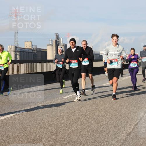 03.10.2025 - Köhlbrandbrückenlauf Lena Gebhardt http://msf.ph/oto/9135019 03.10.2025 09:53:13 Position 2 3321, 2040, 1192 meine-sportfotos.de