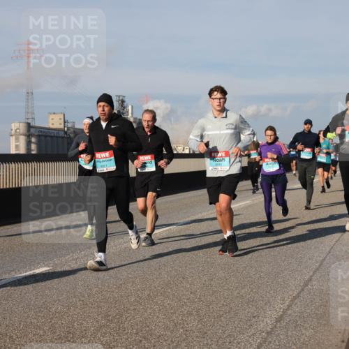 03.10.2025 - Köhlbrandbrückenlauf Lena Gebhardt http://msf.ph/oto/9135021 03.10.2025 09:53:13 Position 2 3321, 2040, 1192 meine-sportfotos.de