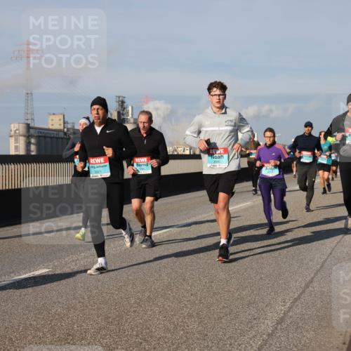 03.10.2025 - Köhlbrandbrückenlauf Lena Gebhardt http://msf.ph/oto/9135024 03.10.2025 09:53:13 Position 2 2040, 1786, 3321 meine-sportfotos.de