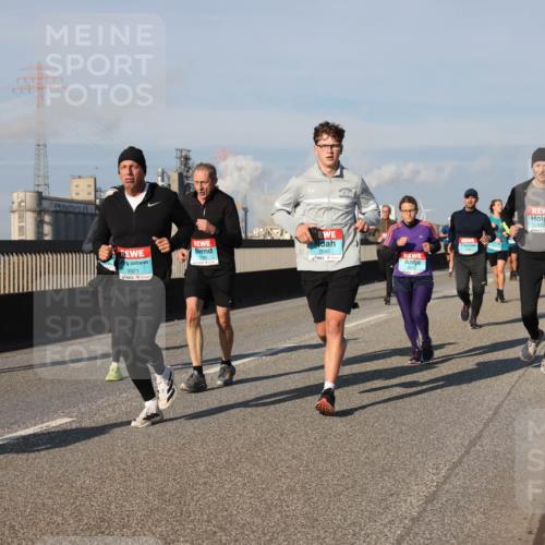 03.10.2025 - Köhlbrandbrückenlauf Lena Gebhardt http://msf.ph/oto/9135027 03.10.2025 09:53:13 Position 2 2040, 3321 meine-sportfotos.de