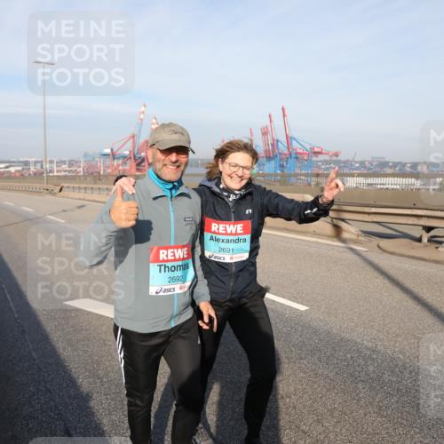 03.10.2025 - Köhlbrandbrückenlauf Yannick Fuchs http://msf.ph/oto/9135042 03.10.2025 09:13:26 Position 2 2692, 2691 meine-sportfotos.de