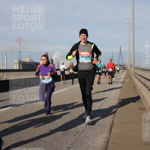 03.10.2025 - Köhlbrandbrückenlauf Lena Gebhardt http://msf.ph/oto/9135070 03.10.2025 09:53:15 Position 2 2040, 2015, 1192 meine-sportfotos.de