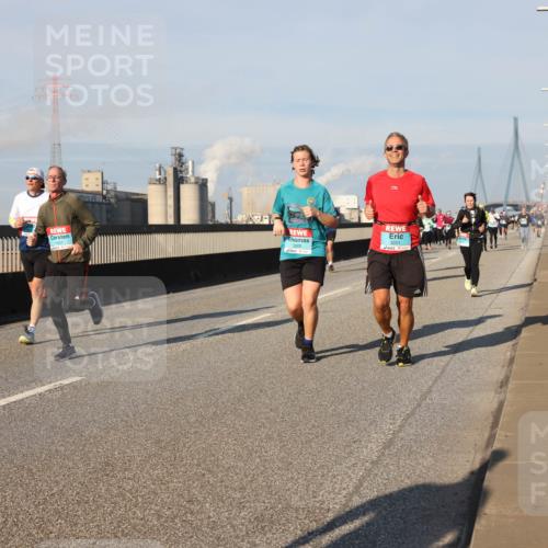 03.10.2025 - Köhlbrandbrückenlauf Lena Gebhardt http://msf.ph/oto/9135115 03.10.2025 09:53:18 Position 2 3201 meine-sportfotos.de