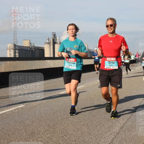 03.10.2025 - Köhlbrandbrückenlauf Lena Gebhardt http://msf.ph/oto/9135131 03.10.2025 09:53:18 Position 2 16, 3200, 3201 meine-sportfotos.de