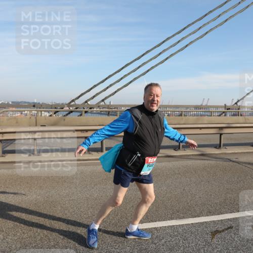 03.10.2025 - Köhlbrandbrückenlauf Yannick Fuchs http://msf.ph/oto/9135137 03.10.2025 09:14:21 Position 2 95 meine-sportfotos.de