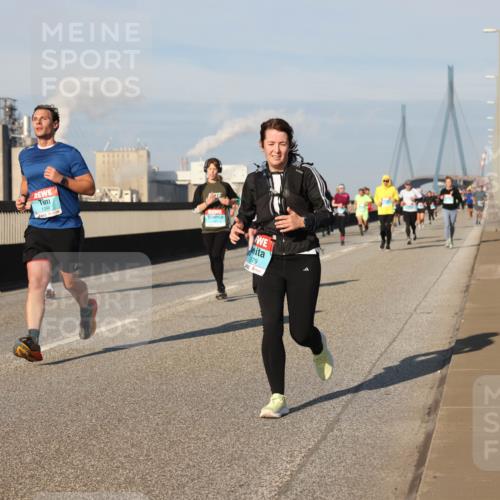 03.10.2025 - Köhlbrandbrückenlauf Lena Gebhardt http://msf.ph/oto/9135162 03.10.2025 09:53:21 Position 2 1399, 1679 meine-sportfotos.de
