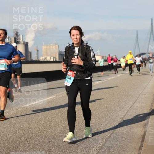 03.10.2025 - Köhlbrandbrückenlauf Lena Gebhardt http://msf.ph/oto/9135176 03.10.2025 09:53:21 Position 2 1399, 79 meine-sportfotos.de