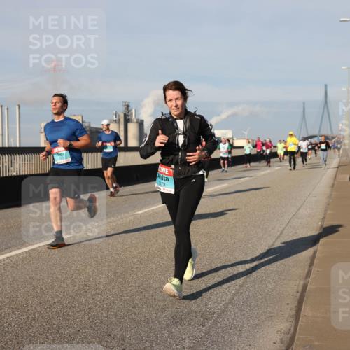 03.10.2025 - Köhlbrandbrückenlauf Lena Gebhardt http://msf.ph/oto/9135181 03.10.2025 09:53:21 Position 2 1679 meine-sportfotos.de