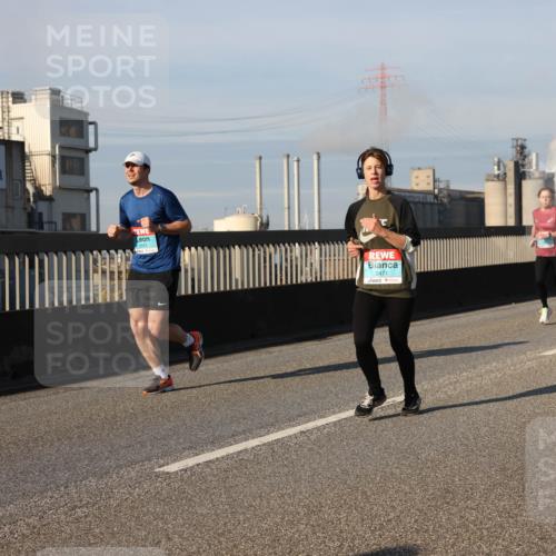 03.10.2025 - Köhlbrandbrückenlauf Lena Gebhardt http://msf.ph/oto/9135220 03.10.2025 09:53:24 Position 2 3653, 2471 meine-sportfotos.de