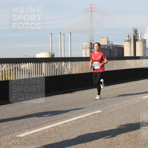03.10.2025 - Köhlbrandbrückenlauf Lena Gebhardt http://msf.ph/oto/9135262 03.10.2025 09:53:25 Position 2  meine-sportfotos.de