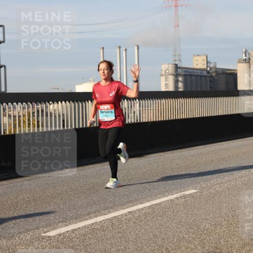03.10.2025 - Köhlbrandbrückenlauf Lena Gebhardt http://msf.ph/oto/9135271 03.10.2025 09:53:26 Position 2 1705 meine-sportfotos.de