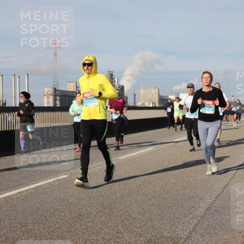 03.10.2025 - Köhlbrandbrückenlauf Lena Gebhardt http://msf.ph/oto/9135348 03.10.2025 09:53:29 Position 2 1701, 3711 meine-sportfotos.de